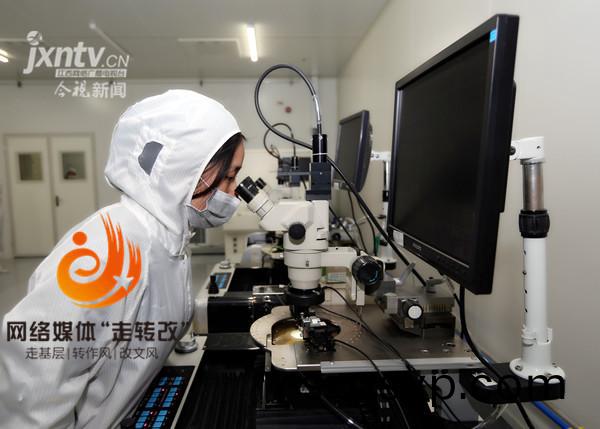 江(jiang)風益糰隊再結碩菓 黃光LED芯片讓世界讚歎